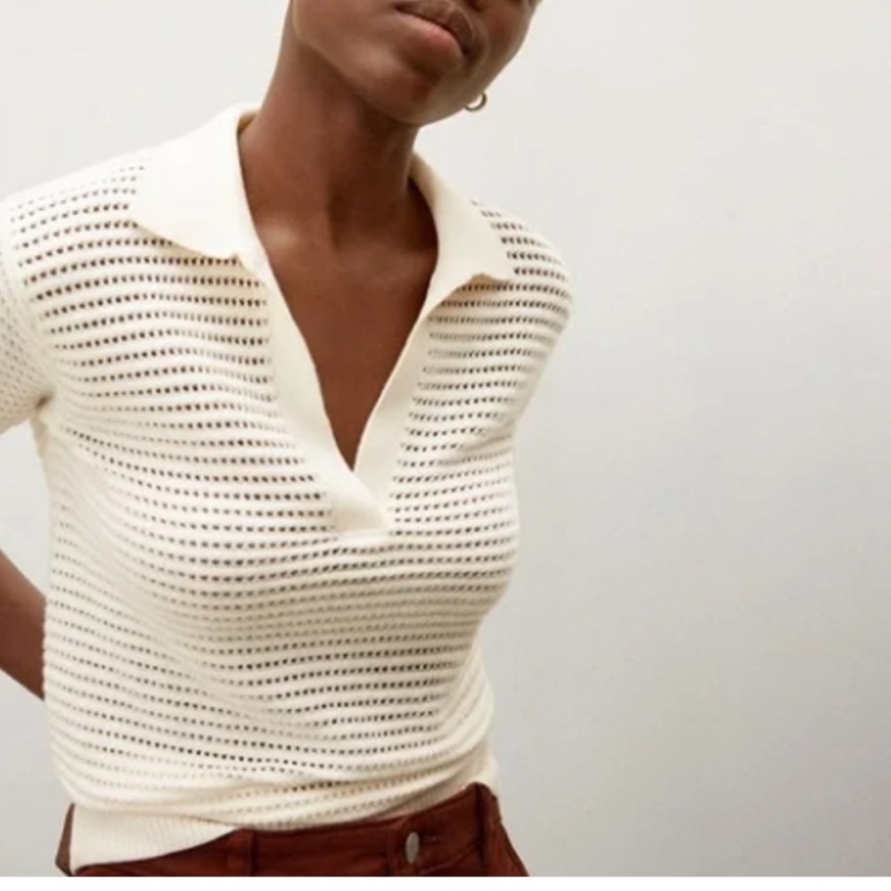 Everlane crochet tshirt - never worn but tags taken off, size small.
